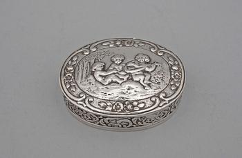 SKÅL SAMT DOSA, silver, rokokostil, bla Nederländerna, svenska importstämplar, 1900-tal. Vikt ca 250 gram.