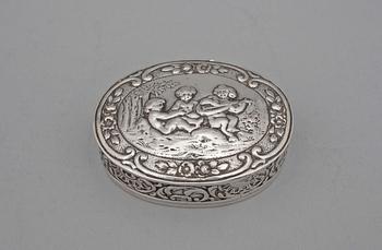 SKÅL SAMT DOSA, silver, rokokostil, bla Nederländerna, svenska importstämplar, 1900-tal. Vikt ca 250 gram.