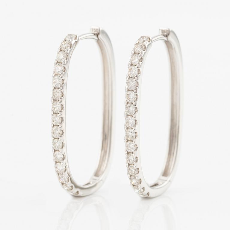 Earrings with brilliant-cut diamonds.