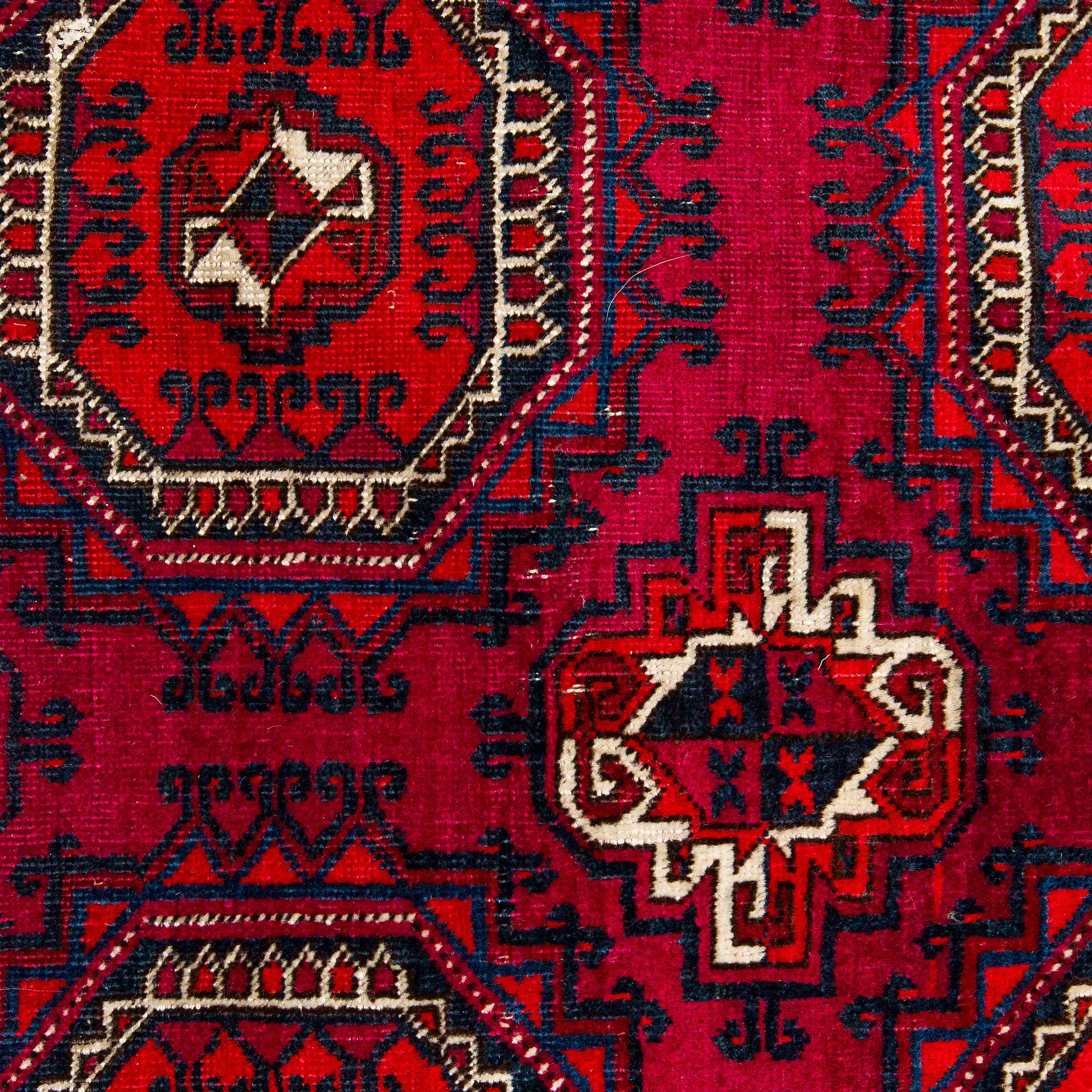 Matto, Turkmen, antiikki, n. 397x233 cm.
