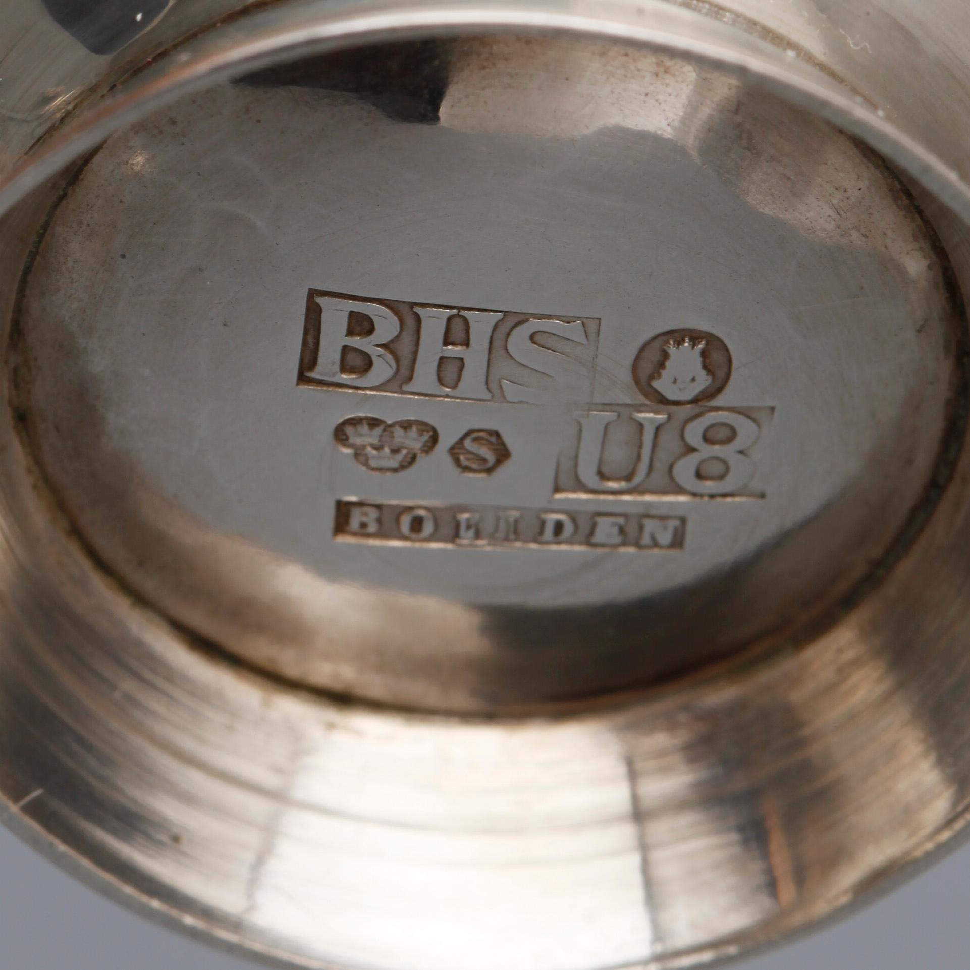 PARTI SILVER, 24 delar, bland annat 6 punschkoppar, Boliden, Stockholm 1946. Totalvikt ca 345 gram.
