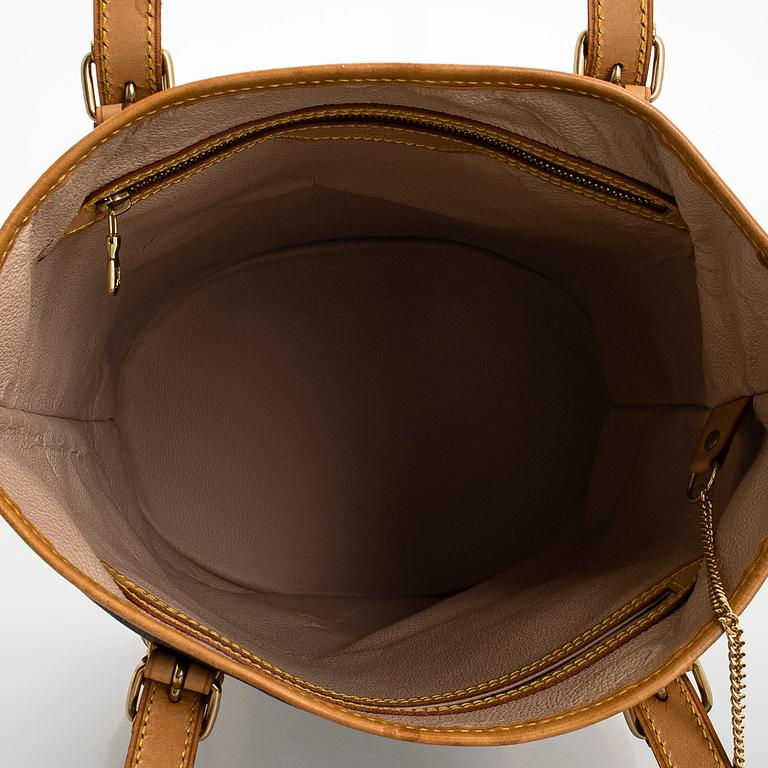 Louis Vuitton, a Monogram Canvas 'Bucket' bag with pochette.