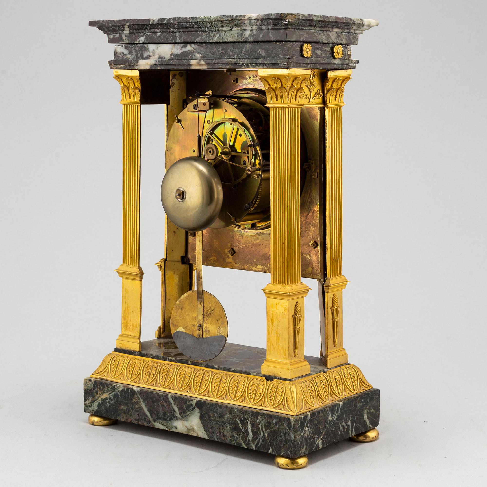 A French mantel clock, first half of the 19th century.