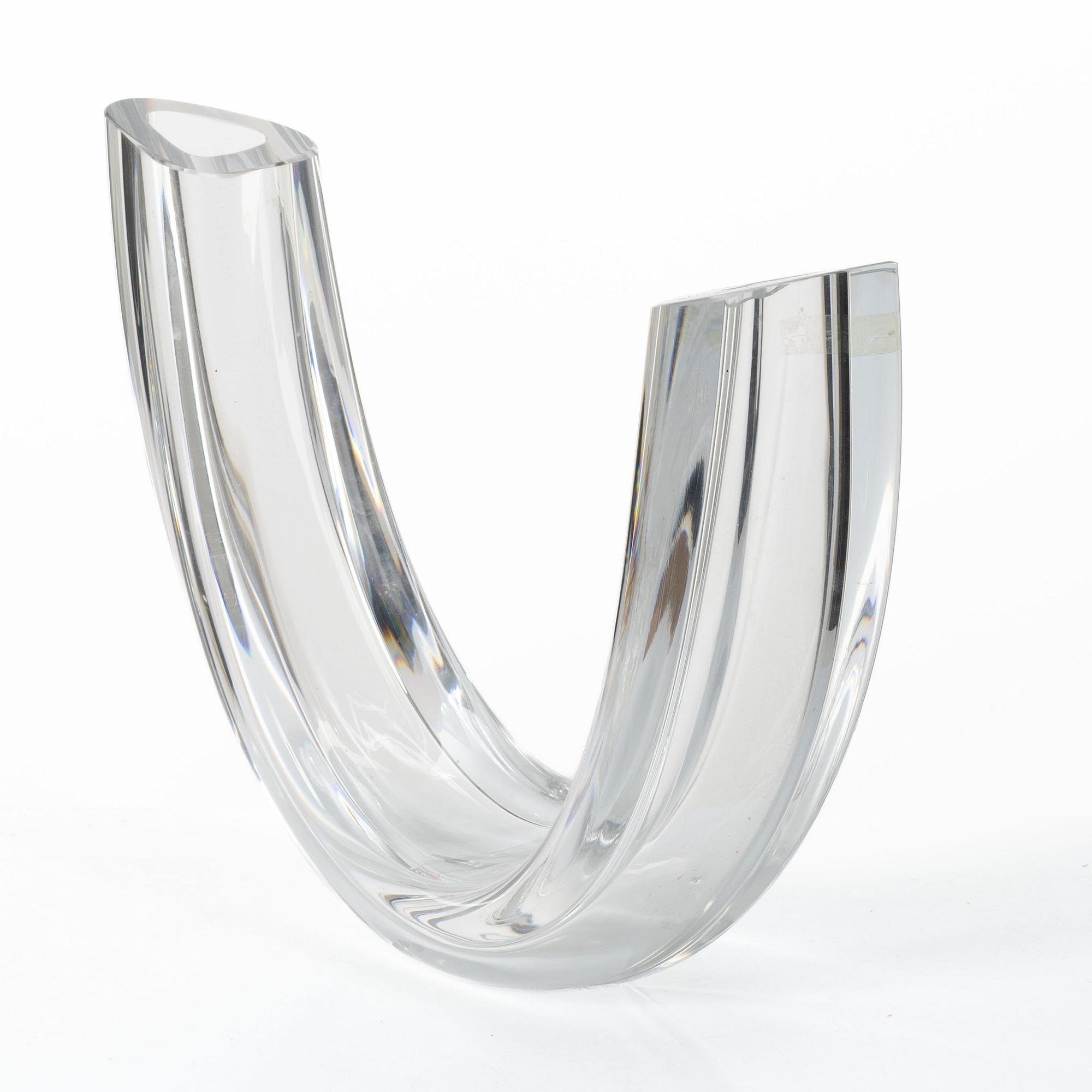 Göran Wärff, A vase / sculpture in clear glass. Signed.