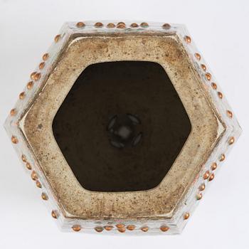 A Chinese Canton porcelain garden seat, around 1900.