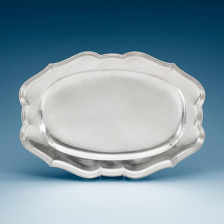 A Swedish 18th century silver dish, makers mark of Petter Lund, Stockholm 1758.