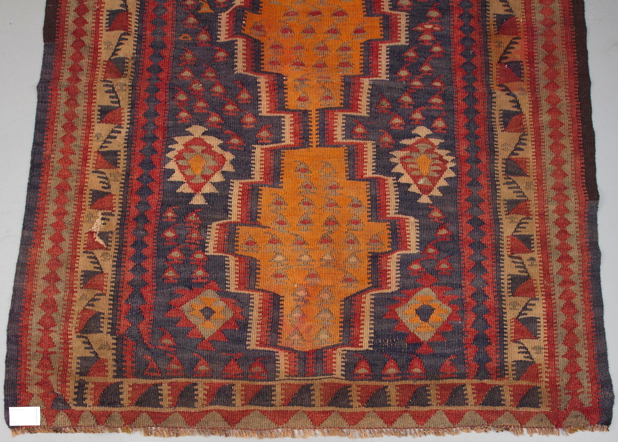 MATTA, Kelim, semi-antik. 270x143.