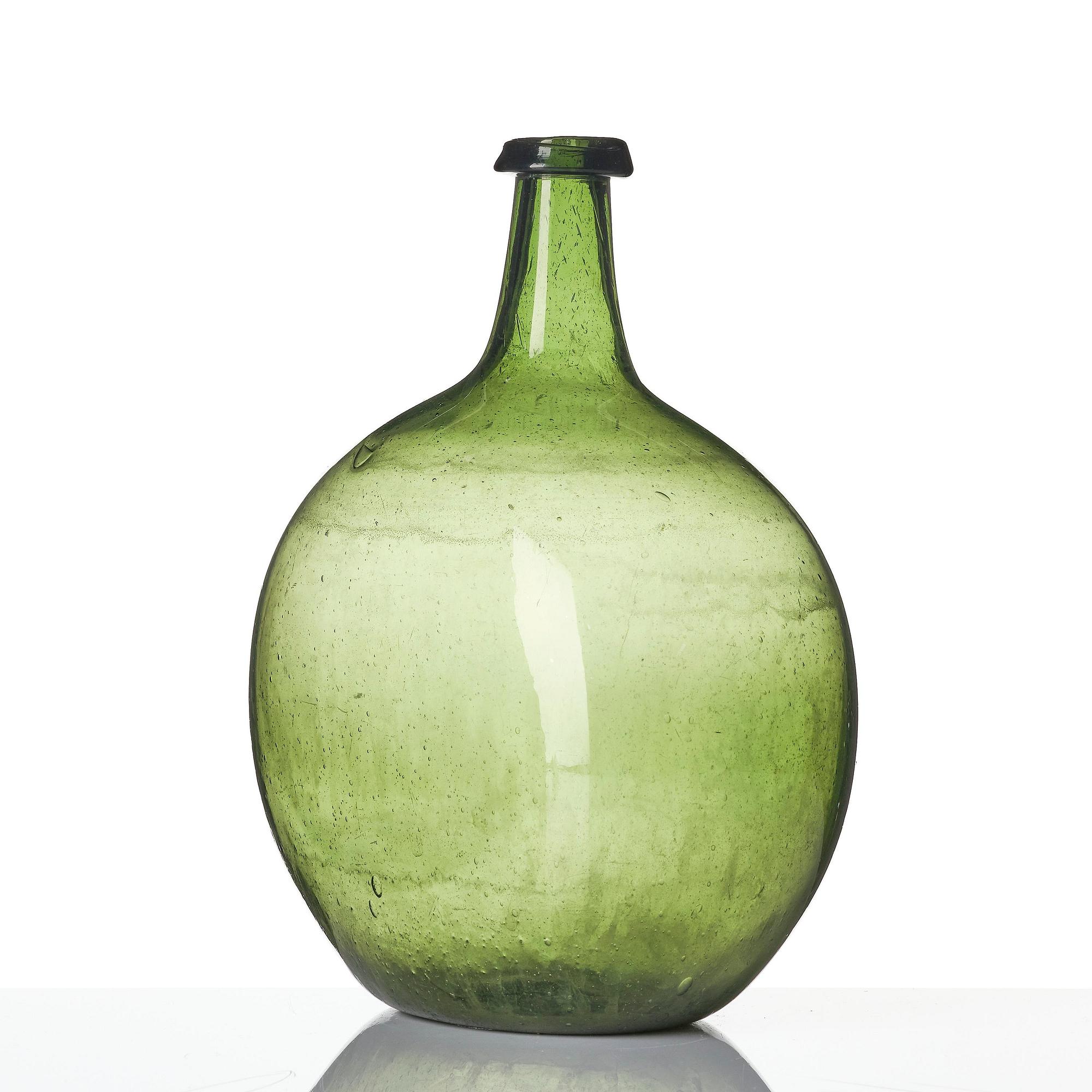 A Swedish glass bottle, 18th / early 19th century.