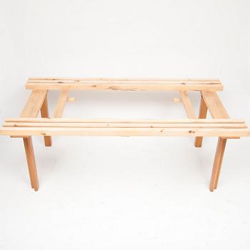 Alvar Aalto, A TABLE.