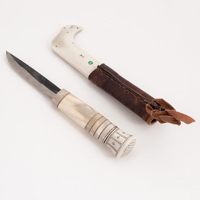 A reindeer horn knife by Ingvar Backlund, signed and dated -92.