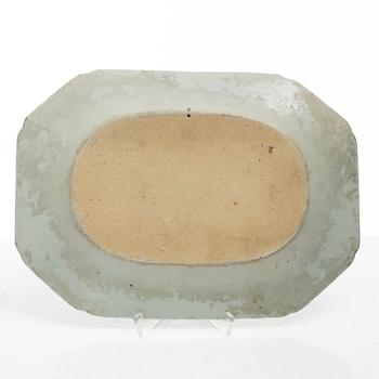 Stekfat, 5 st, kompaniporslin, Qingdynastin, Kina, 1700/1800-tal samt ask med lock och vas, Kina, 1900-tal.