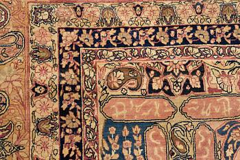 A carpet, semi-antique Kerman Laver, ca 524 x 344 cm.