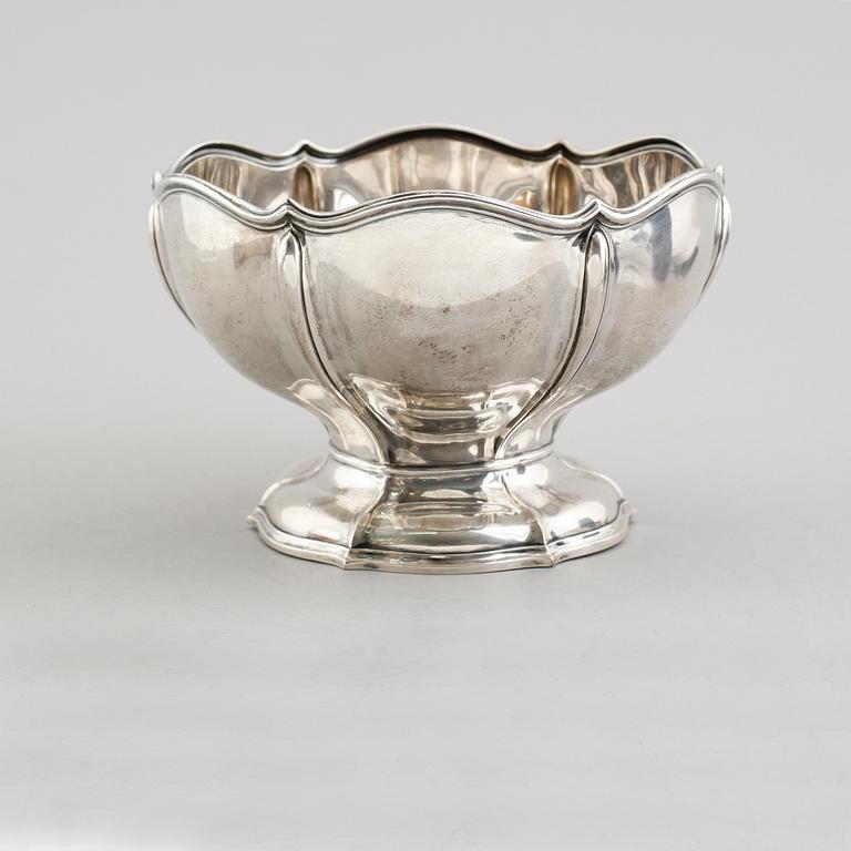 SKÅL, silver, svenska importstämplar, 1900-talets första hälft. Vikt ca 490 gram.