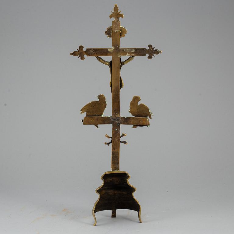 An 18th century bronze crucifix.