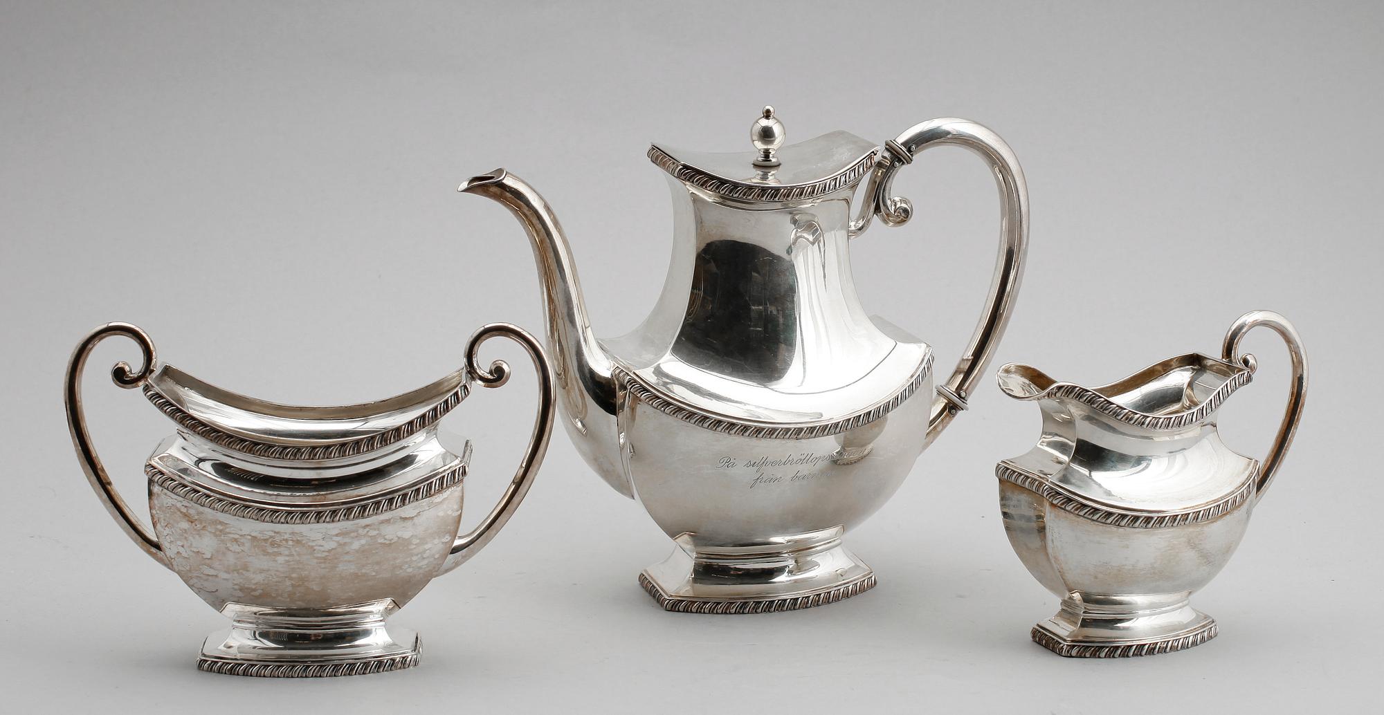 KAFFESERVIS, 3 delar, silver, svenska stämplar 1918. Vikt ca 1260 g.