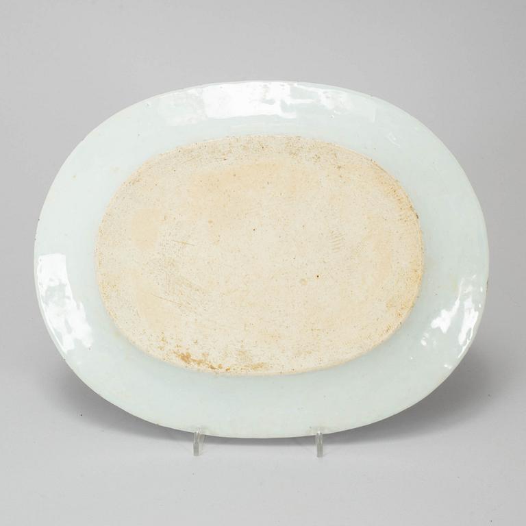 A blue and white "Fitz-Hugh part dinner service, Qing dynasty, Qianlong (1736-95). (23 pieces).