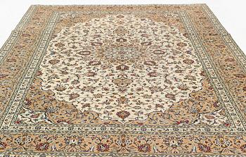 A  carpet, Kashan, ca 334 x 247 cm.