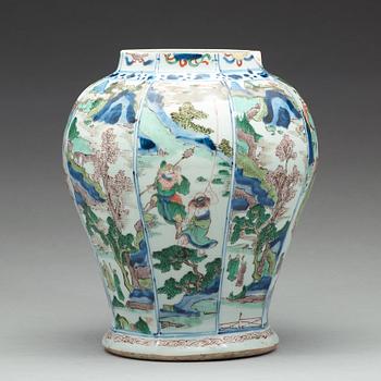 A wucai jar, Qing dynasty, 17th Century.