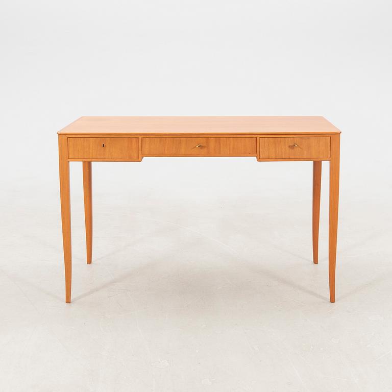 Carl Malmsten, skrivbord och karmstol "Nya Guldheden" Åfors möbelfabrik.