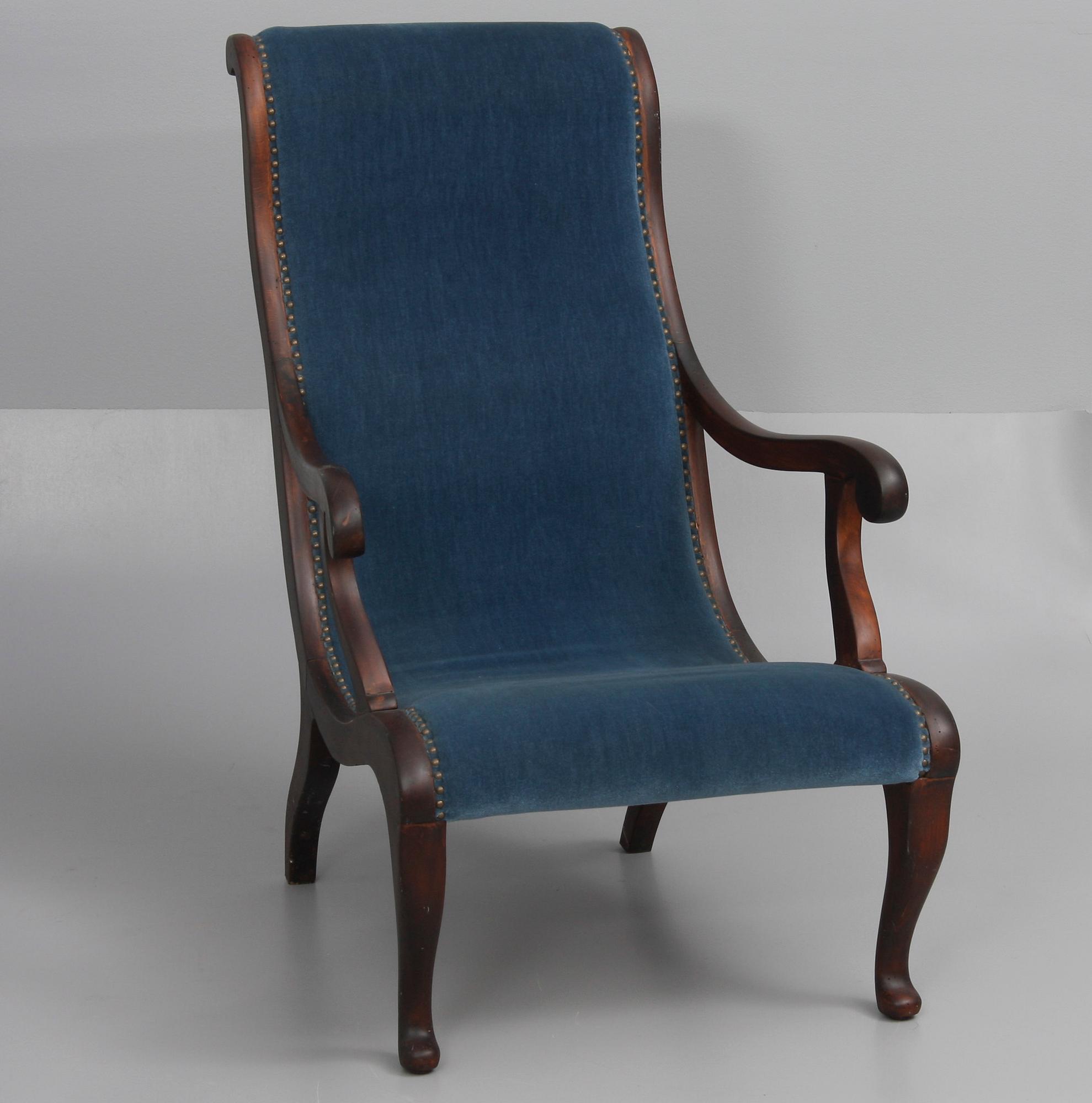 FÅTÖLJ, nyrokokostil, 1900-talets mitt.