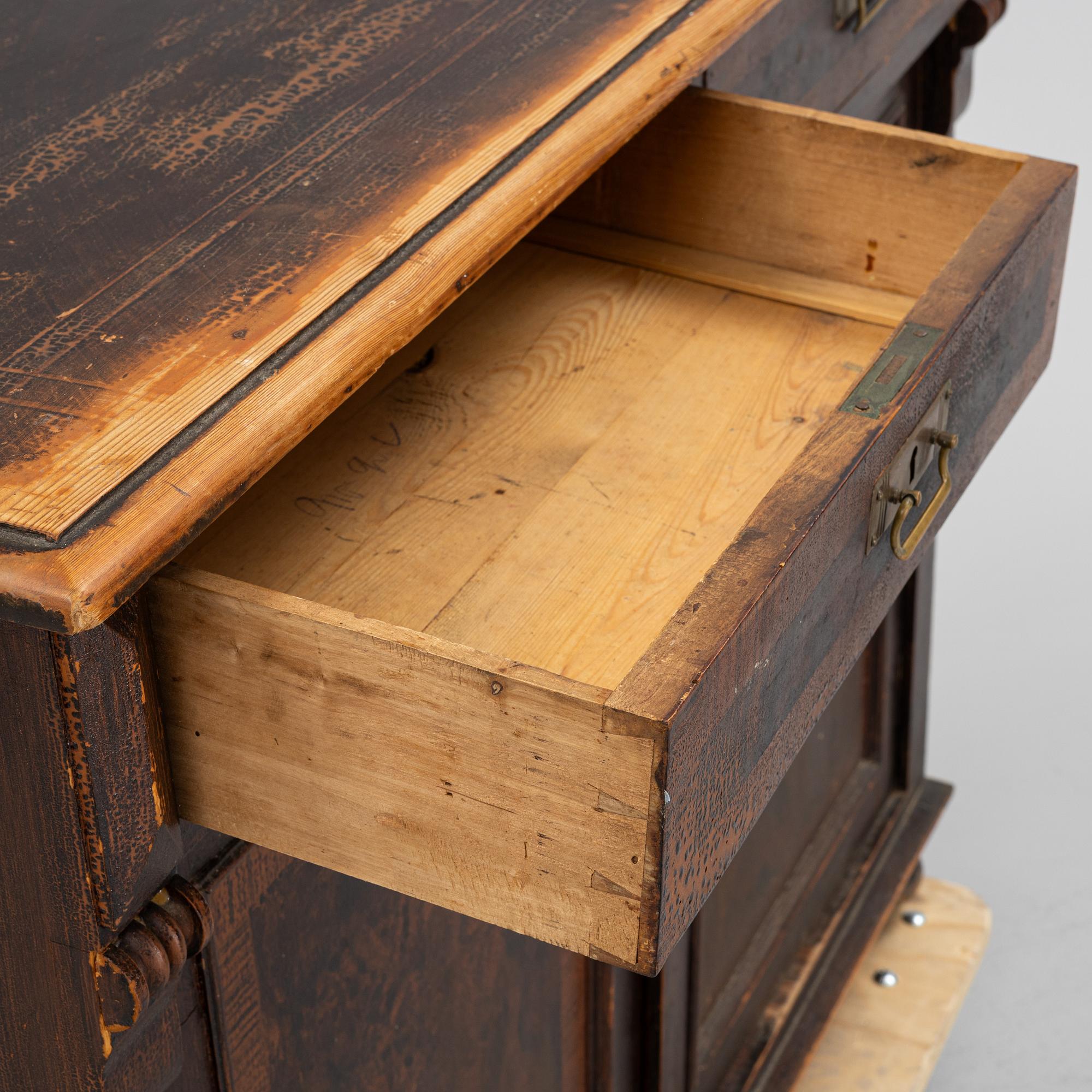 Skänk, omkring år 1900.