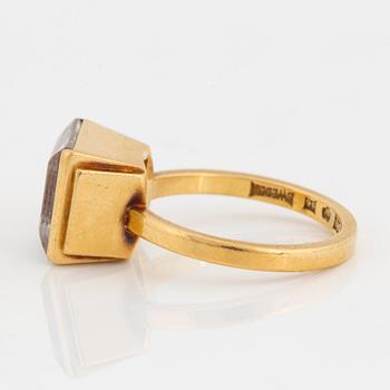 Wiwen Nilsson, an 18K gold ring with a facet cut rock crystal, Lund, Sweden 1944.