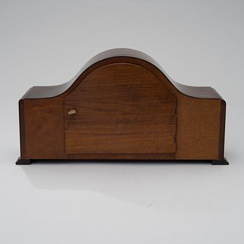 A GERMAN MANTEL CLOCK MAUTHE.