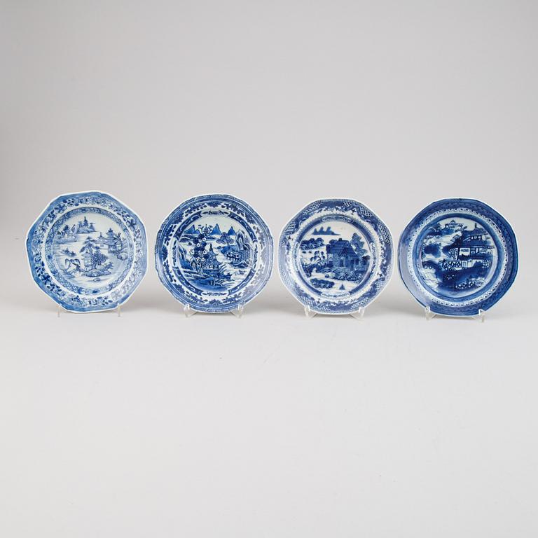 Five blue and white export porcelain plates and four dessert dishes, Qing dynasty, Qianlong (1736-95).