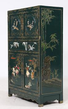 SKÅP, orientalisk, 1900/2000-tal.