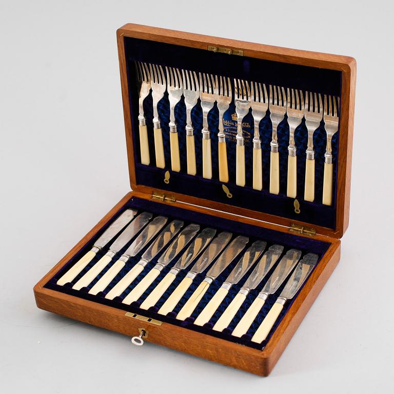 FISKBESTICK, 24 st, nysilver, Mappin & Webb, 1900-talets första hälft.