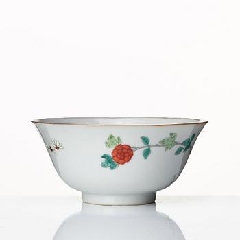 Two Chinese bowls, late Qing dynasty, circa 1900.