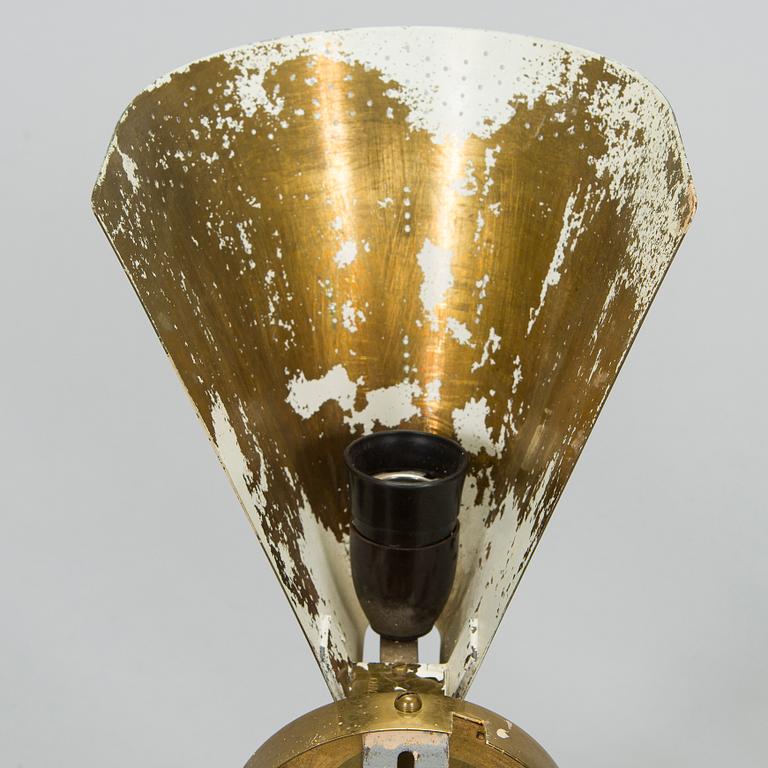 Paavo Tynell, vägglampor, 3 st, modell K 8 -1/2 för Taito 1900-talets mitt.