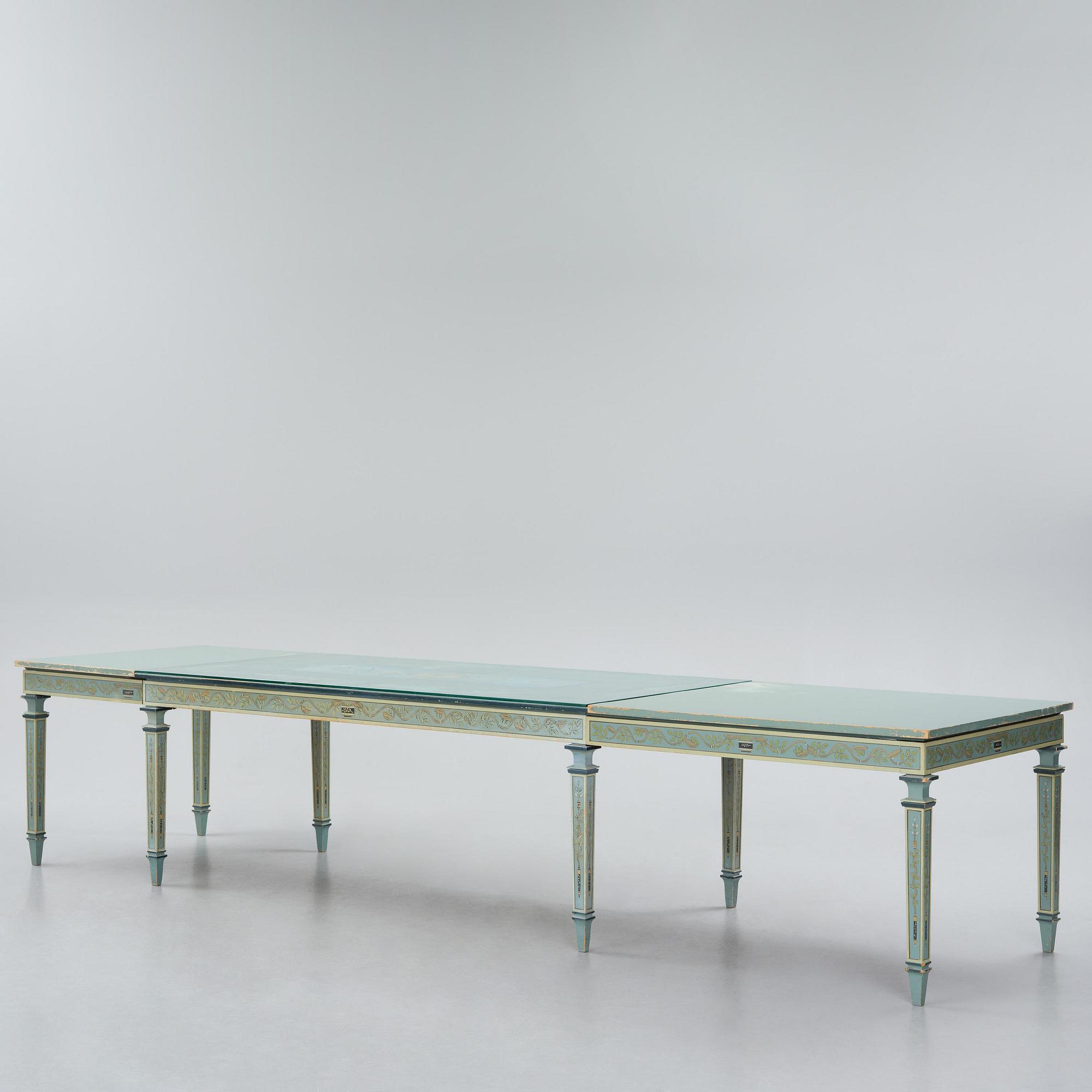 Carl Malmsten, a grand Swedish Grace dining table, cabinetmaker Albin Johansson, Stockholm, for Villa Kvikkjokk, 1927.