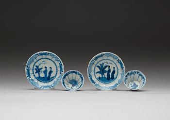 A pair of blue and white cups and saucers, Qing dynasty Kangxi (1662-1722).