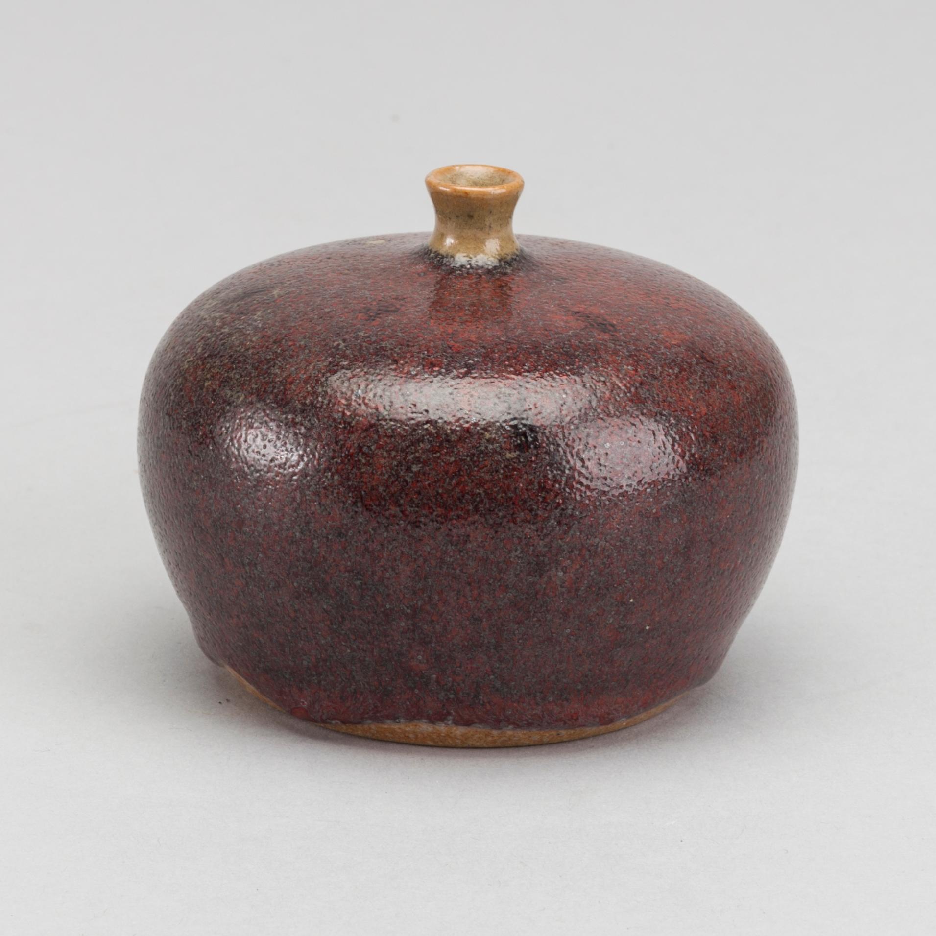 ÅKE HOLM, VAS, stengods signerad.