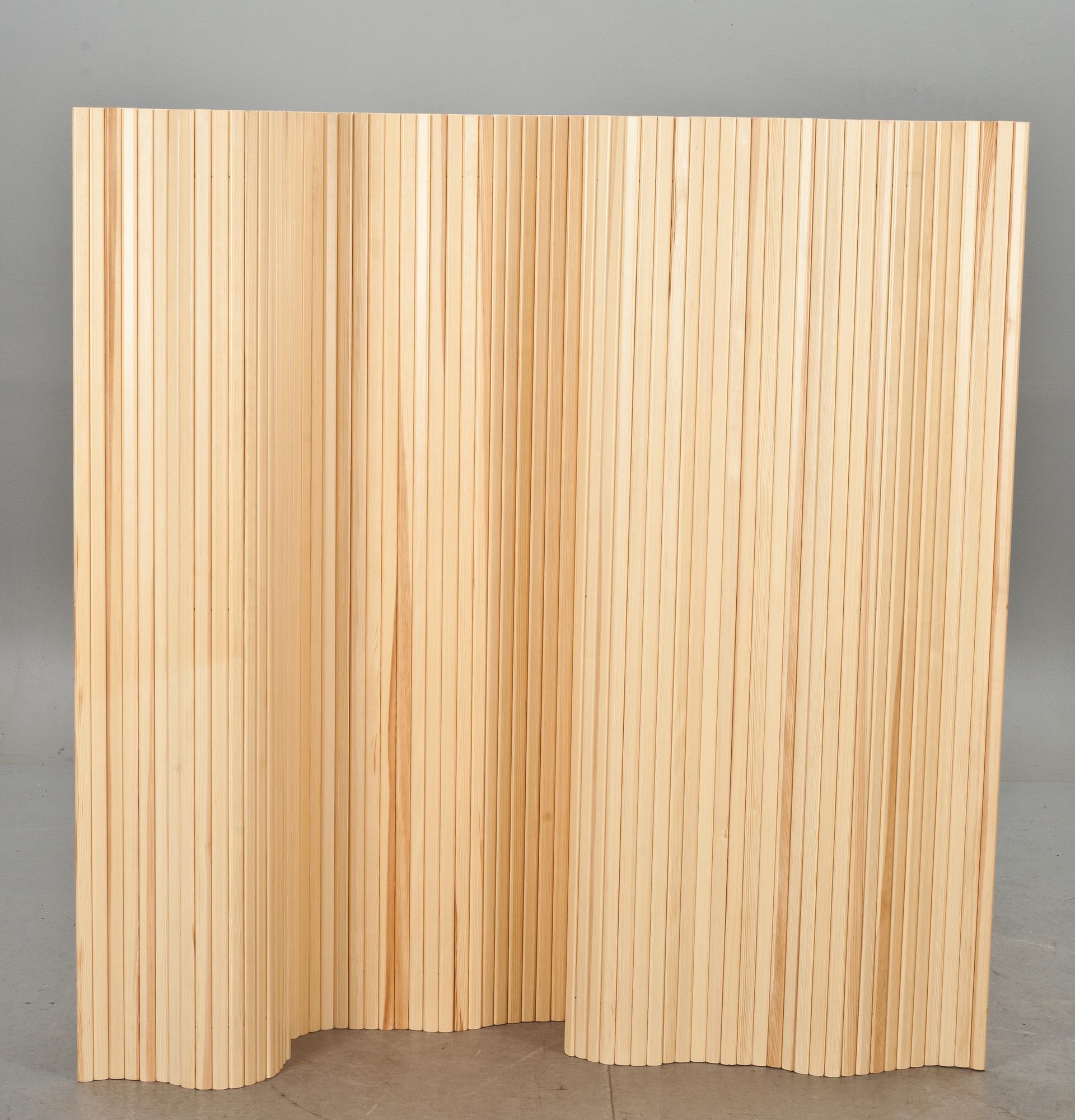 VIKSKÄRM, Alvar Aalto för Artek, Finland. Modellnummer 100.