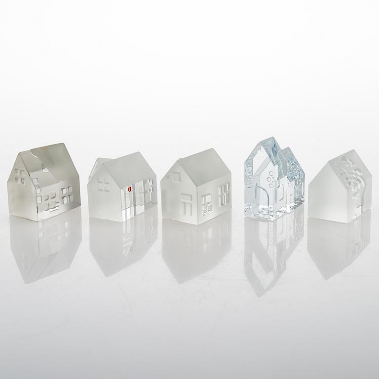 JORMA VENNOLA, A set of five chrystal glass sculptures "THe Iittala village". Signed.
