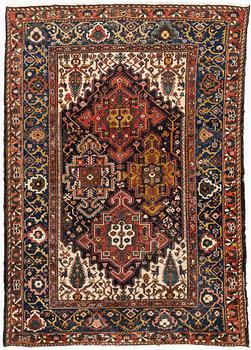 A carpet, semi-antique Chahar Mahal/Bakhtiari, ca 444 x 325 cm.