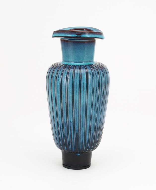 A Wilhelm Kåge 'Farsta' stoneware vase, Gustavsberg studio, probably 1950's.
