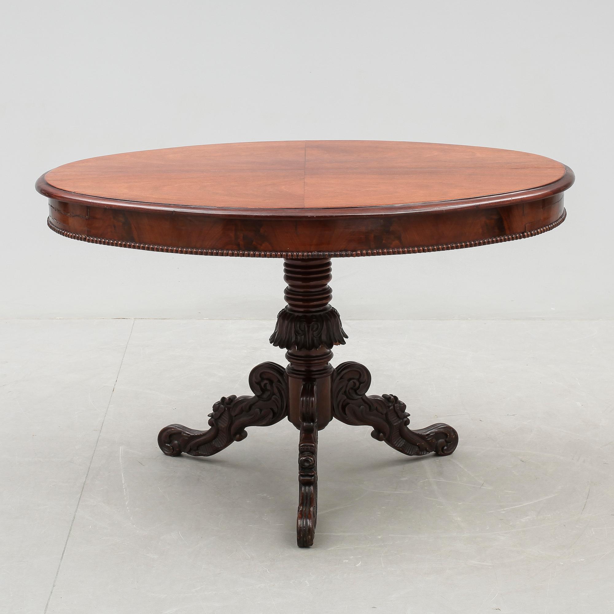 DIVANBORD, nyrokoko, sent 1800-tal.