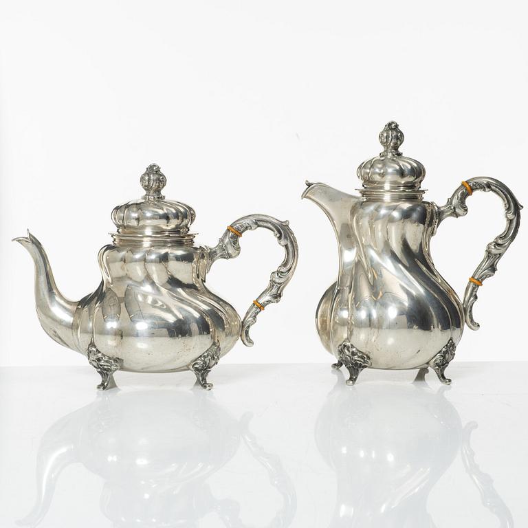 A 4-piece silver coffee and tea service, marks of Schnauffer, Germany, first half of the 20th Century.