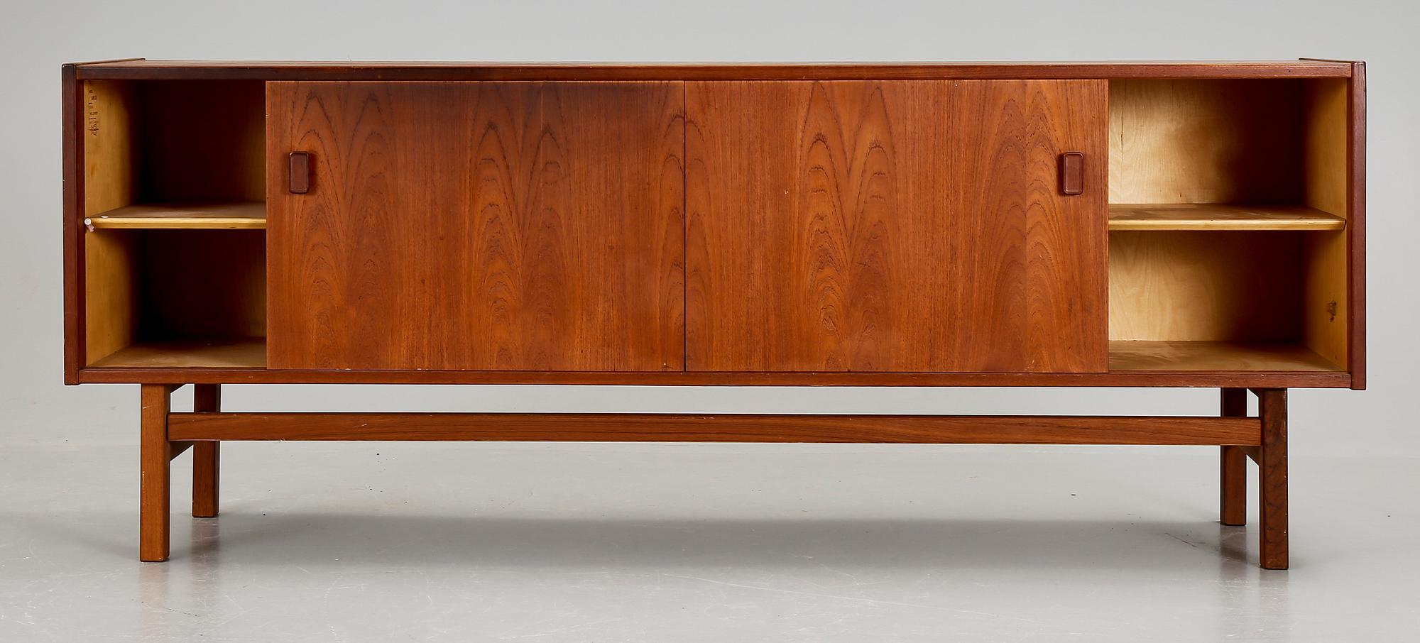 SIDEBOARD, "Arild", Nils Jonsson för Troeds, Bjärnum, 1960-70-tal.