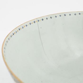 A punch bowl and plate, porcelain, China, Qing Dynasty, Qianlong (1736-95).