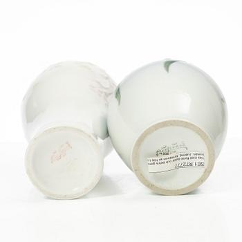 Vaser, ett par, porslin, bl a Nils Lundström, Jugend, Rörstrand, omkring år 1900.