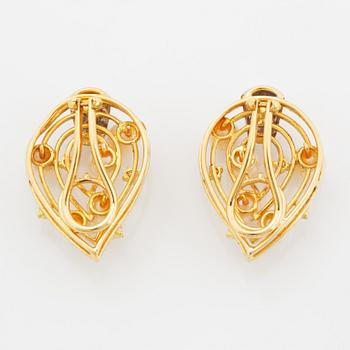Pearl and brilliant-cut diamond earrings.