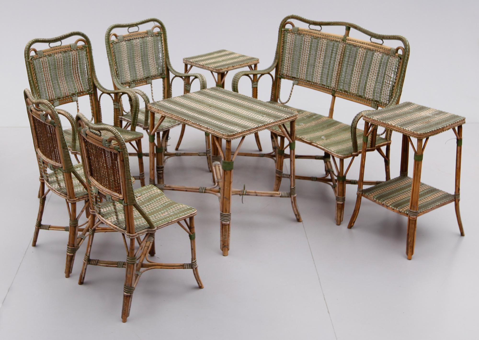 TRÄDGÅRDSMÖBLER, 8 delar, 1900-talets första hälft.