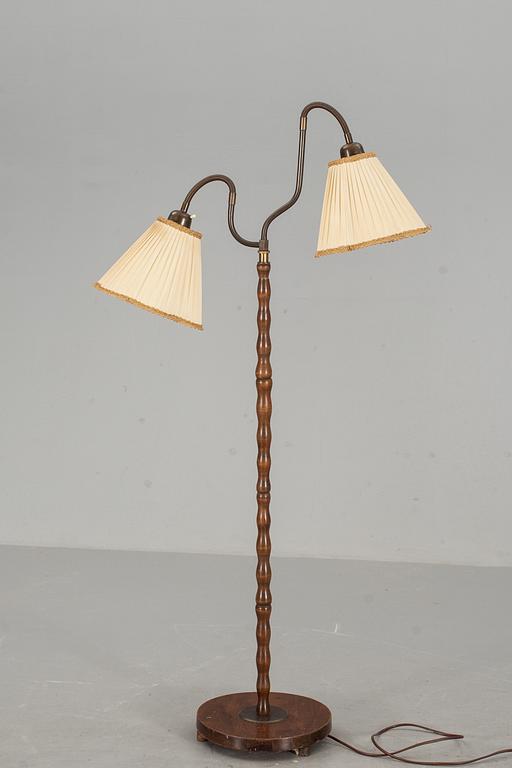 GOLVLAMPA, 1900-talets första hälft.