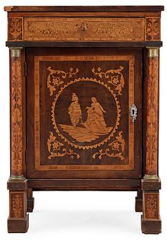 524. An Italien late 18th century chamber pot cupboard.