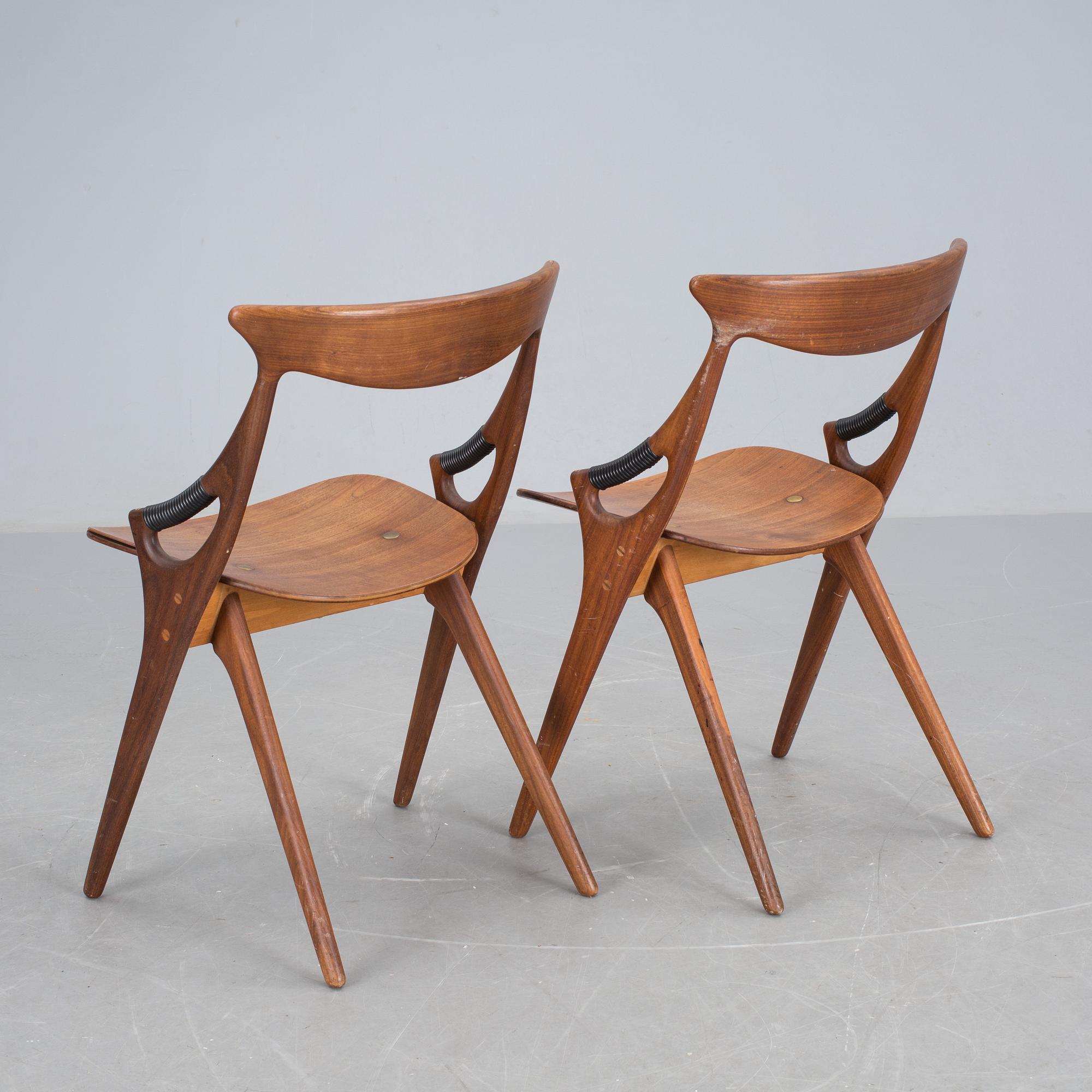 STOLAR, 2 stycken, "71", Arne Hovmand-Olsen/Mogens Kold 1960.