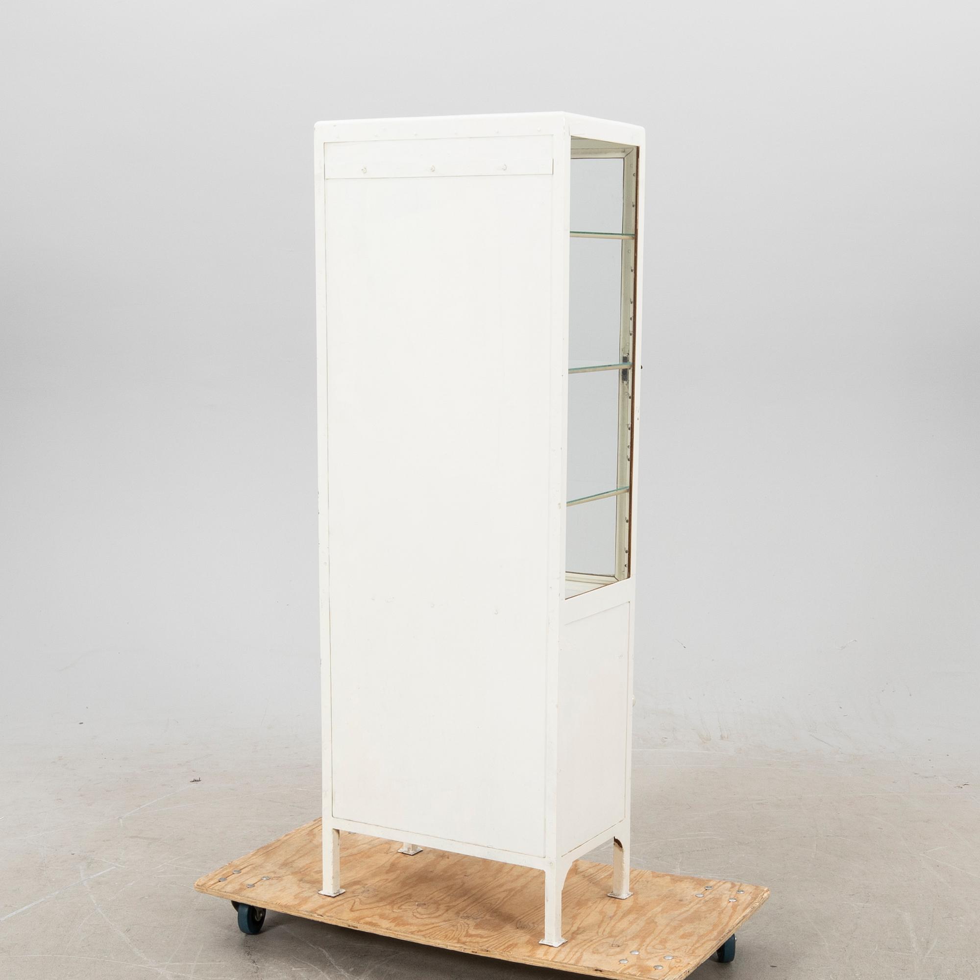 Läkarskåp mellaneuropa 1900.-talets mitt.